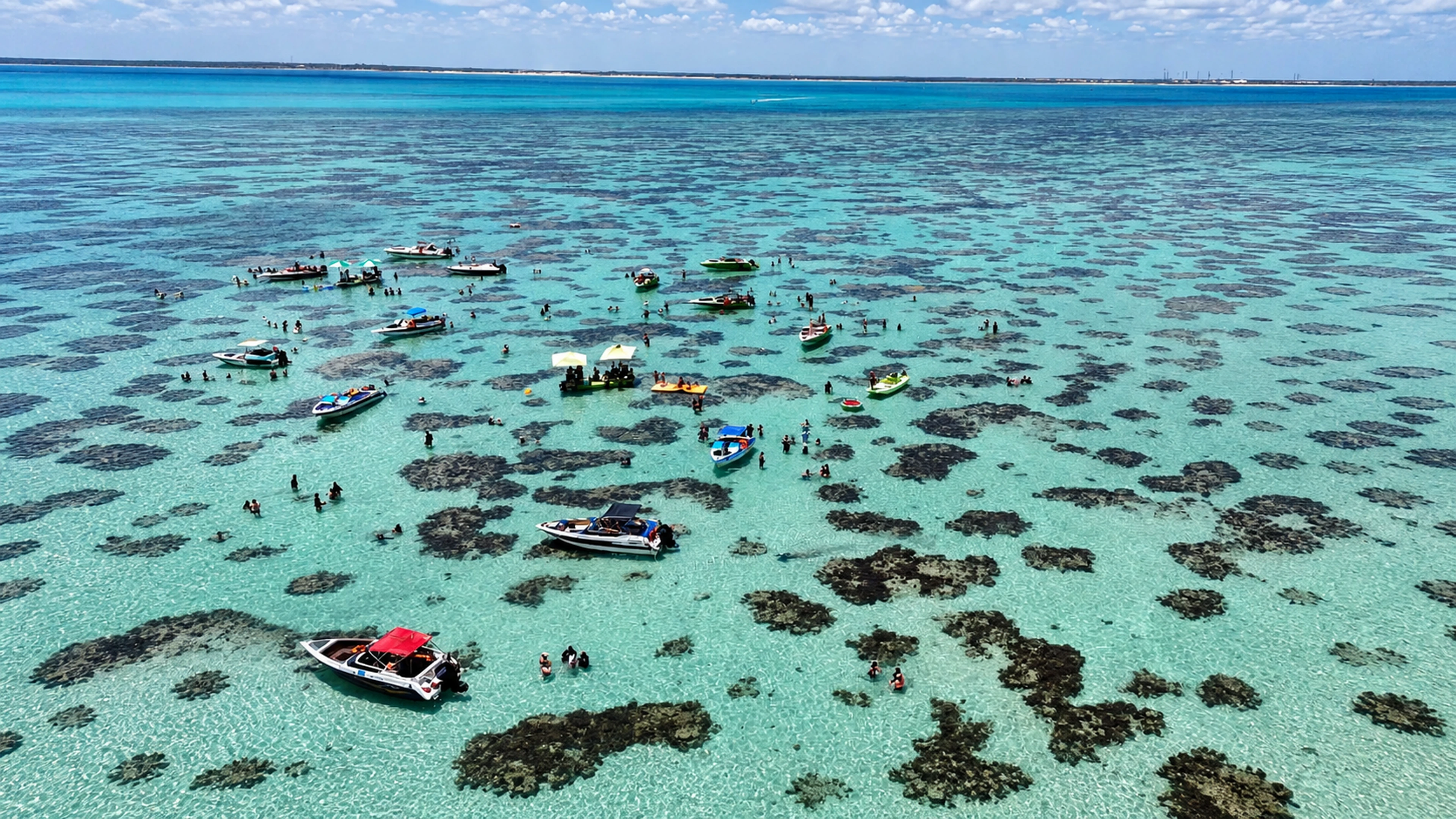 Piscinas naturais de Perobas com águas cristalinas